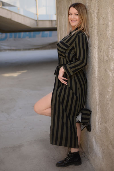 Lizzie Page - Escort Girl from Simi Valley California