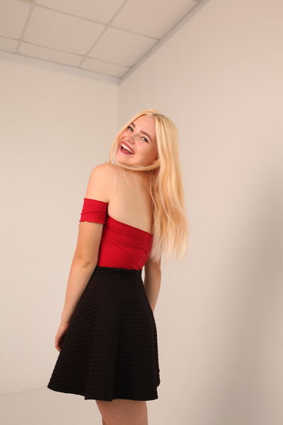 Gladys Neal - Escort Girl from Irvine California