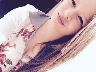 Redhead Escort in Lansing Michigan
