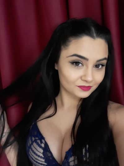 Brunette Escort in Tyler Texas