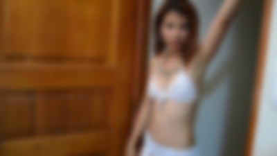 Brunette Escort in Grand Rapids Michigan