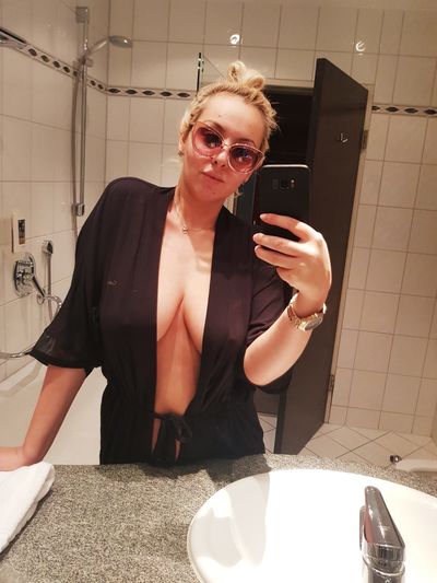 For Couples Escort in Oakland California