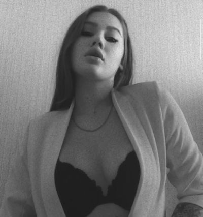 Redhead Escort in Toledo Ohio