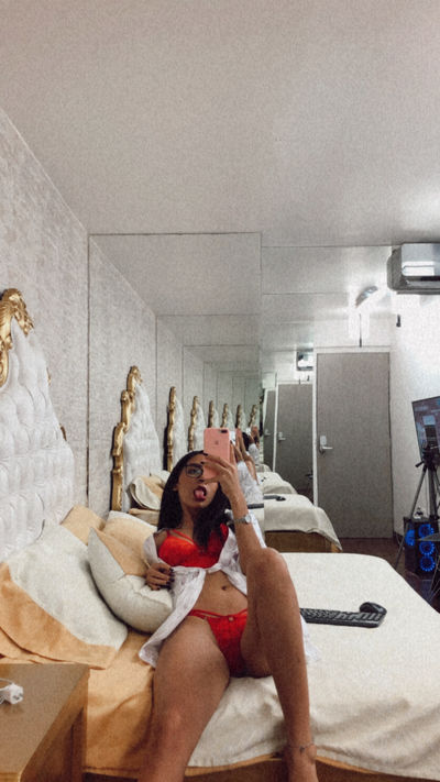 Alice Wills - Escort Girl from Savannah Georgia
