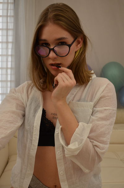 Toni Nichols - Escort Girl from Simi Valley California