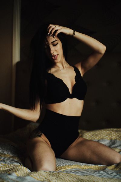 Khlooe - Escort Girl from Aurora Illinois