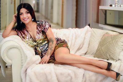 George Jones - Escort Girl from Glendale California