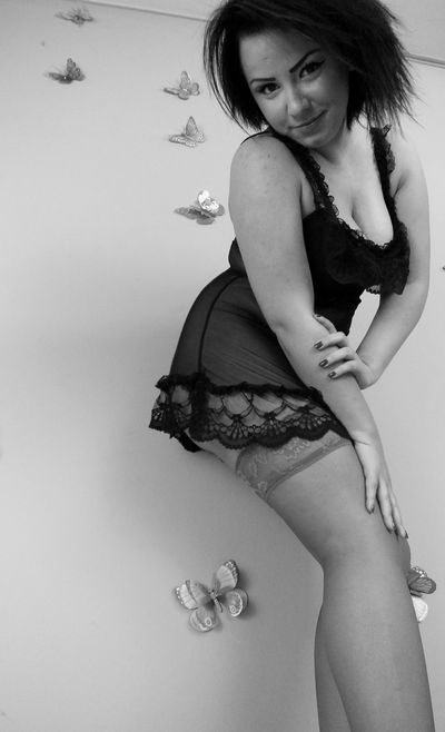 Brunette Escort in Miramar Florida