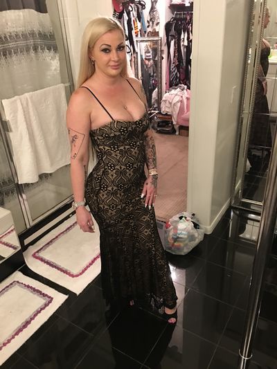 Sally Franks - Escort Girl from Joliet Illinois